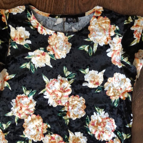 a.n.a Velvet Ruffle Tee - Picture 3 of 5